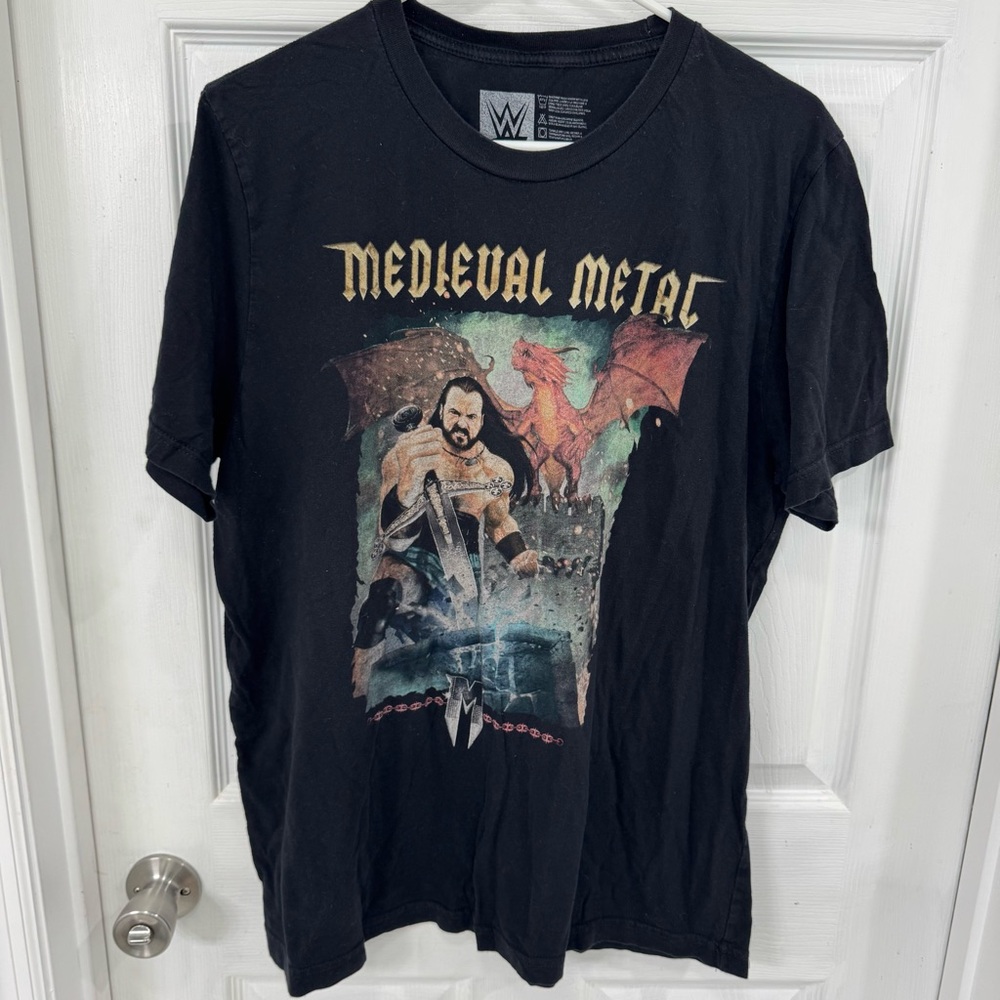 WWE‎ Authentic Medieval Metal Black Graphic T-Shirt Men's XL Tee Wrestling